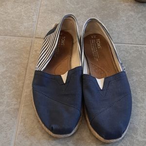 Tom's navy and white striped slip-on W8
